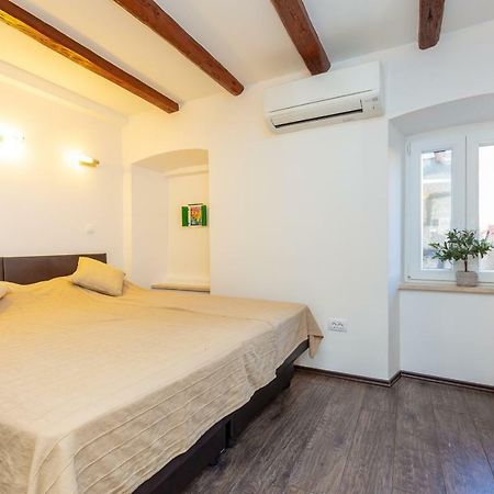 City Wall'S Studio Apartment Dubrovnik Bagian luar foto