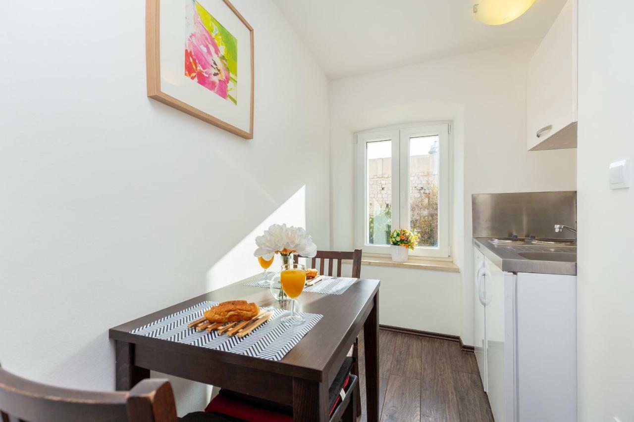 City Wall'S Studio Apartment Dubrovnik Bagian luar foto